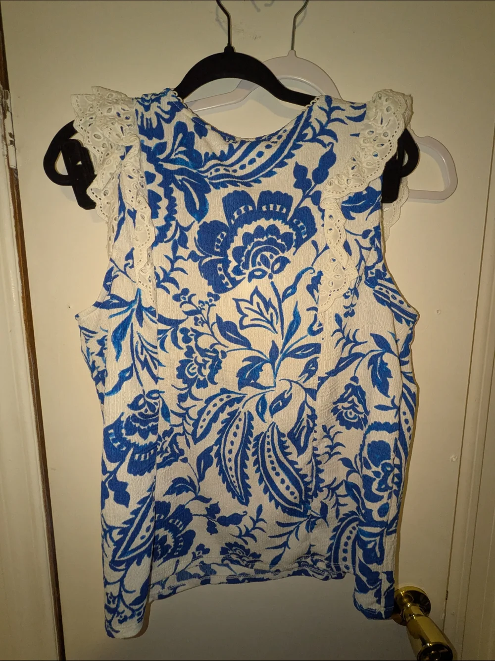 Kathy Ireland White & Blue Floral Eyelet Ruffle Tank